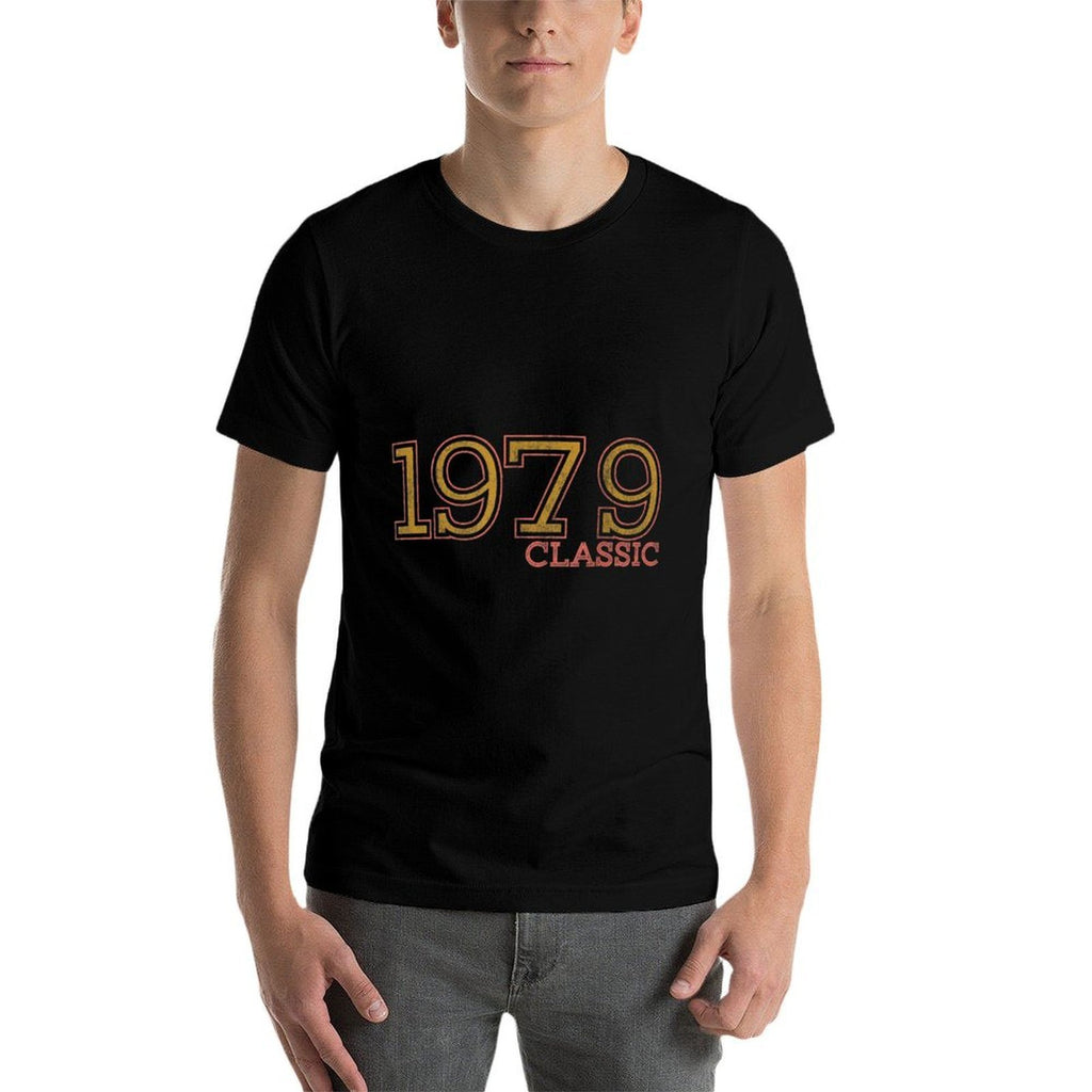 40th Birthday Gift For Men And Women. 1979 Classic  Rolled Sleeves T-Shirt