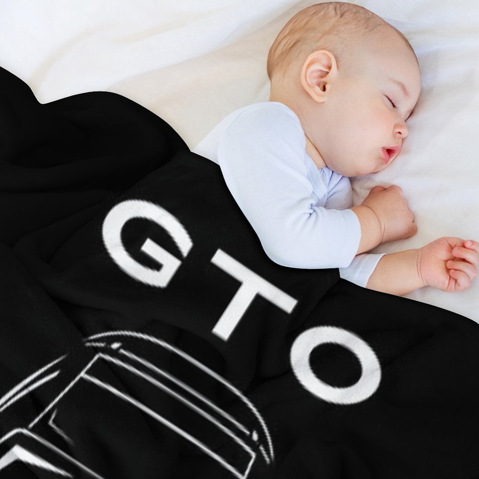 2006 Pontiac Gto T-ShirtPontiac GTO 2004-2006 T-Shirt Lightweight Throw Blanket